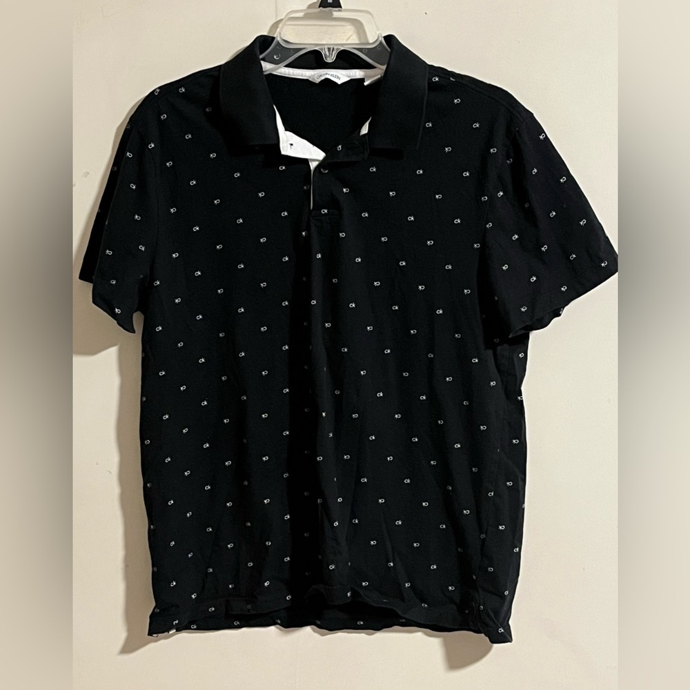 Calvin Klein logo black and white short sleeve 1/4 button up polo shirt Medium
